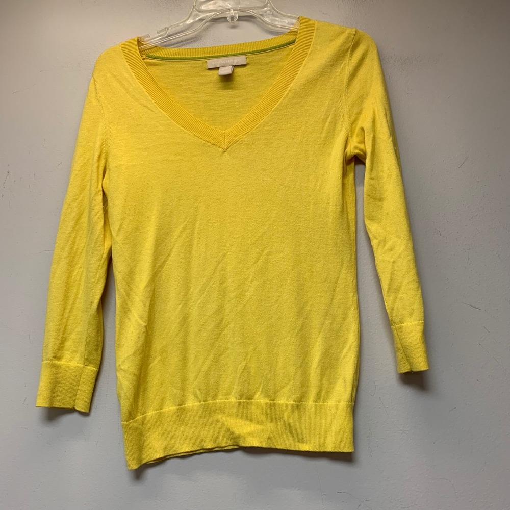 Banana Republic V-Neck Sweater Womens XS Yellow Excellent Silk Blend 3/4 Sleeve